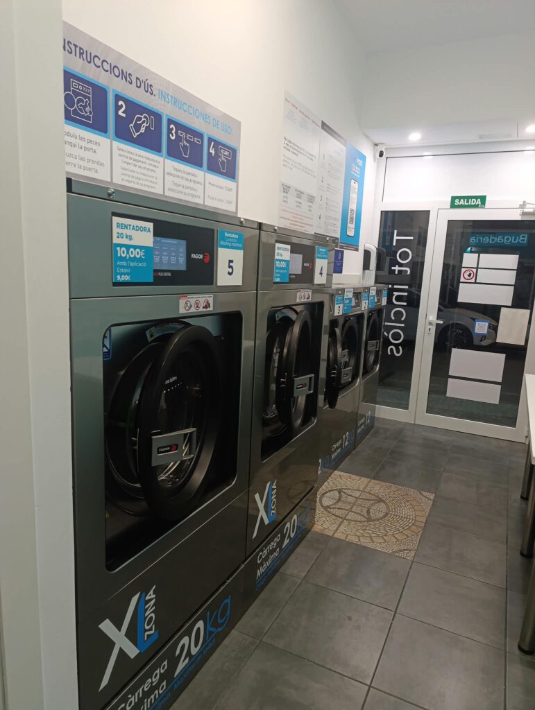 Lavadoras de 20 kg para edredones en Open Wash Cerdanyola